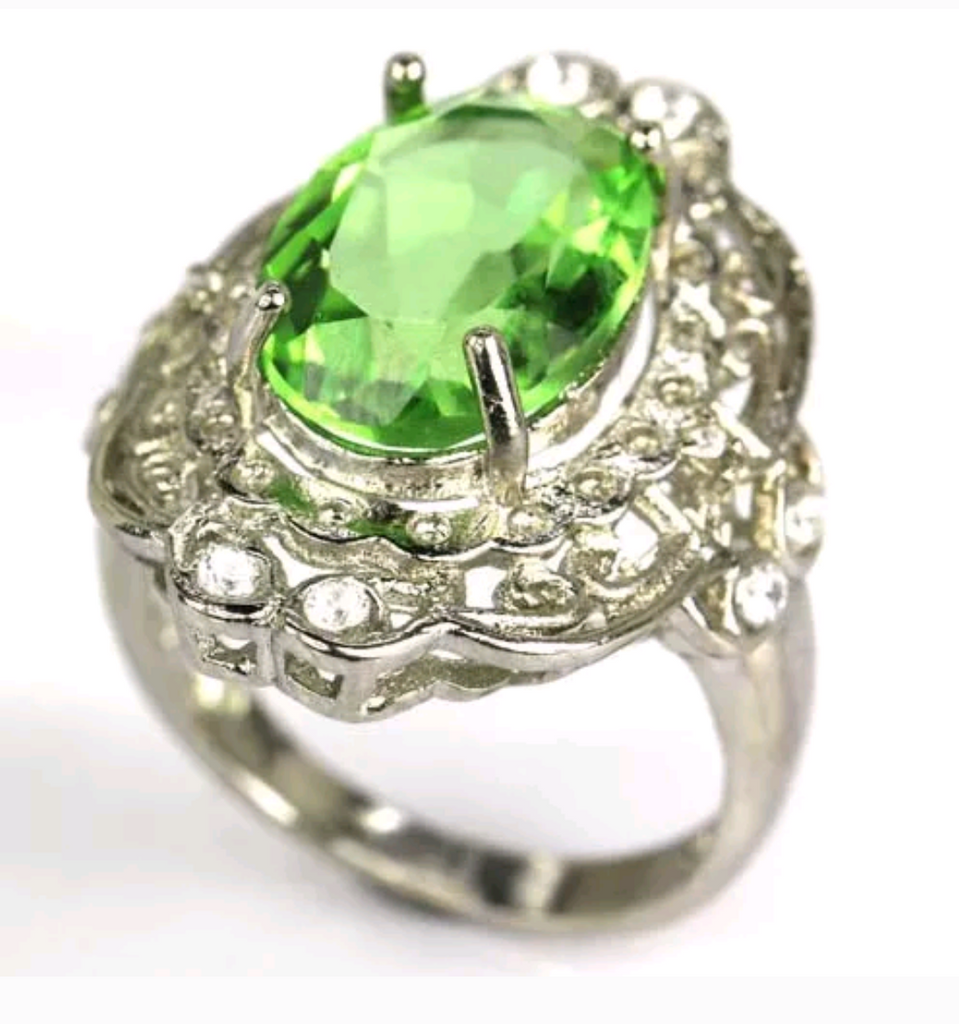 Silver, green tsavorite garnet size 9.5