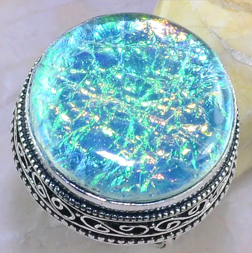 Dichroic glass size 7.5