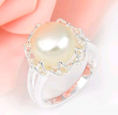 Silver, natural pearl size 8