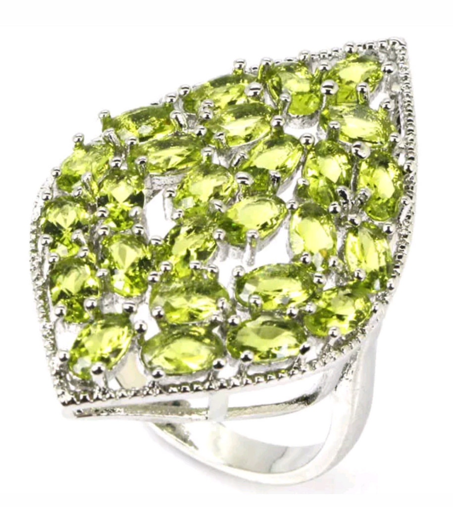 Silver, peridot size 7