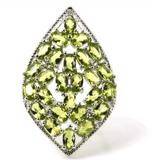 Silver, peridot size 7