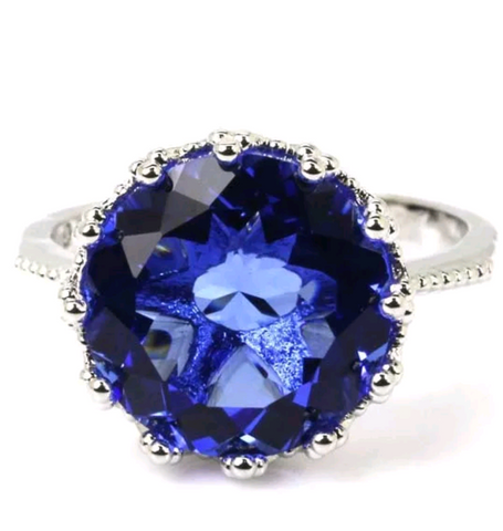 Silver, Tanzanite size 7