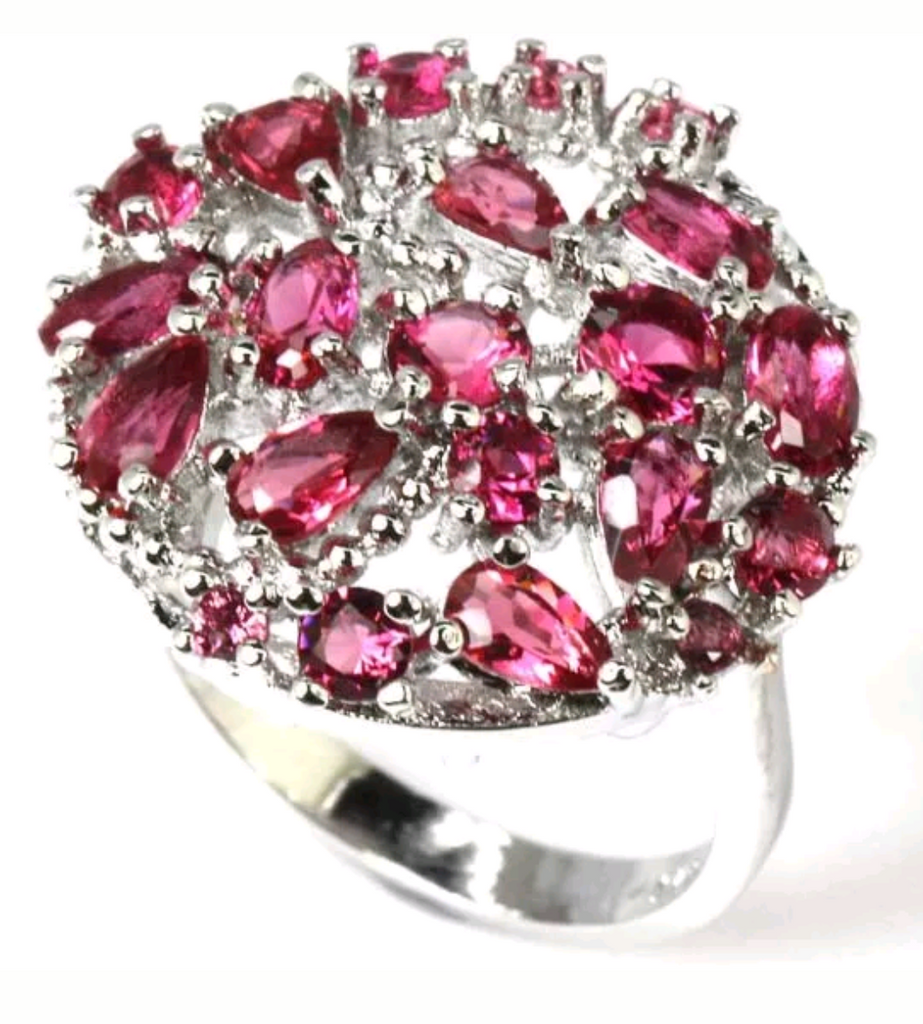 Silver, rhodolite garnet size 7