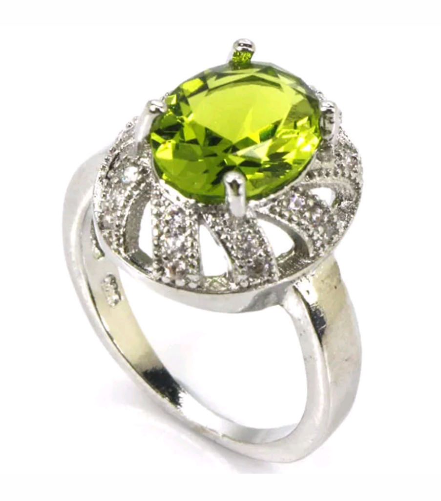 Silver, peridot size 6.5