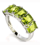 Silver, peridot size 8