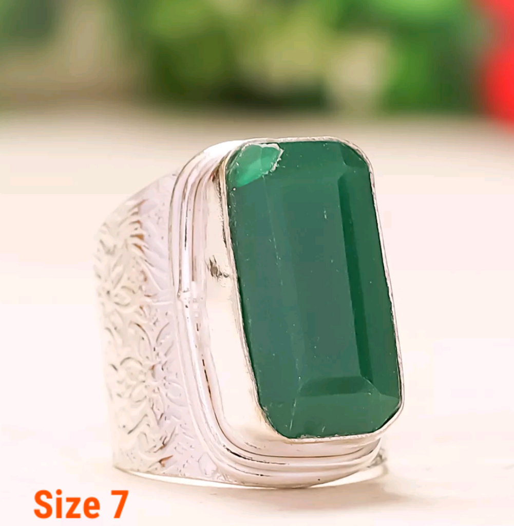 Silver, natural emerald size 7